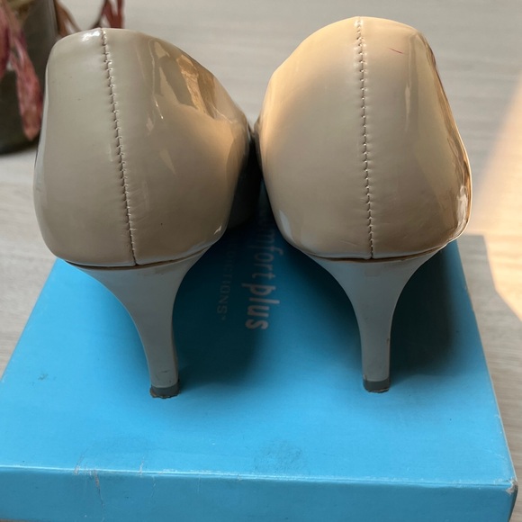 Comfort Plus by Predictions Beige Heels - Picture 2 of 4